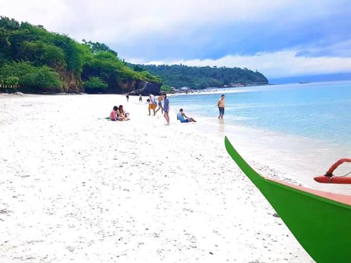 Sealovers' Place Masasa Beach Batangas Esterno foto
